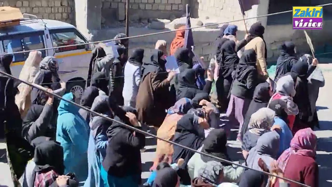 Women  Mourn Death of Ayatollah Ali Khamenei Leh.01.03.2026
