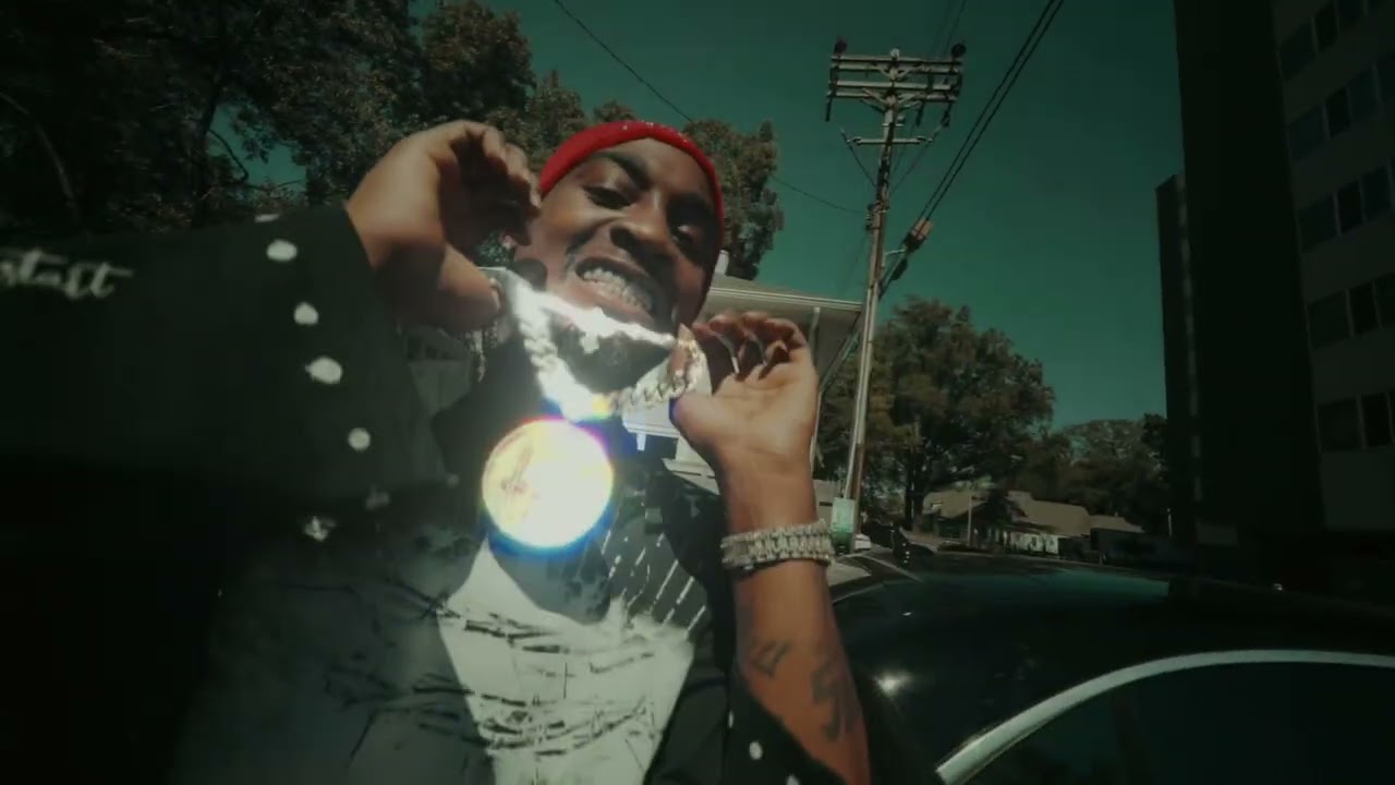 Mac Critter - SNITCH BITCH  (Official Video) (Prod By. KyMuney) 