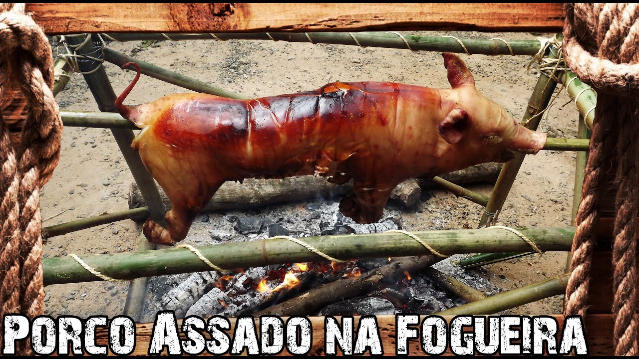 Leitão Assado na Brasa - Fogueira de Caçador (Fogo de Chão)