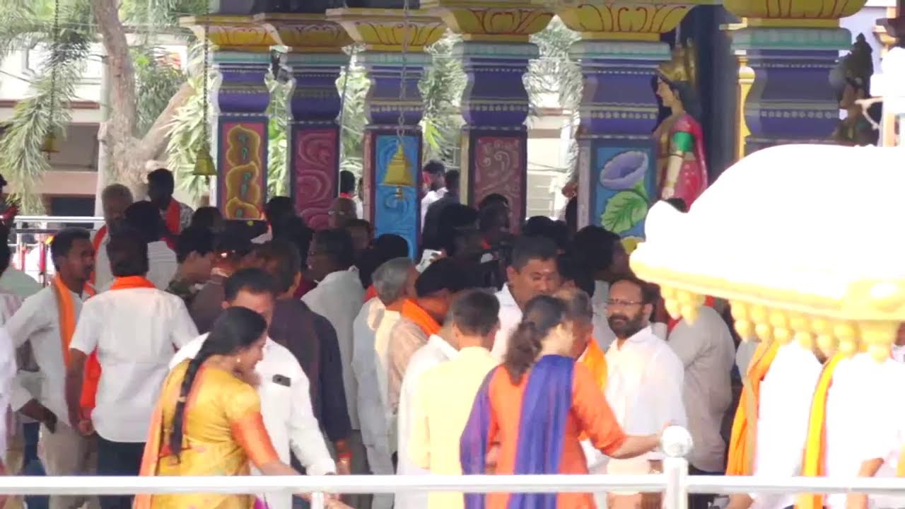 Live : Offering prayers at Sri Mahashakti temple ahead of Anjanna Ashirwadha Yatra