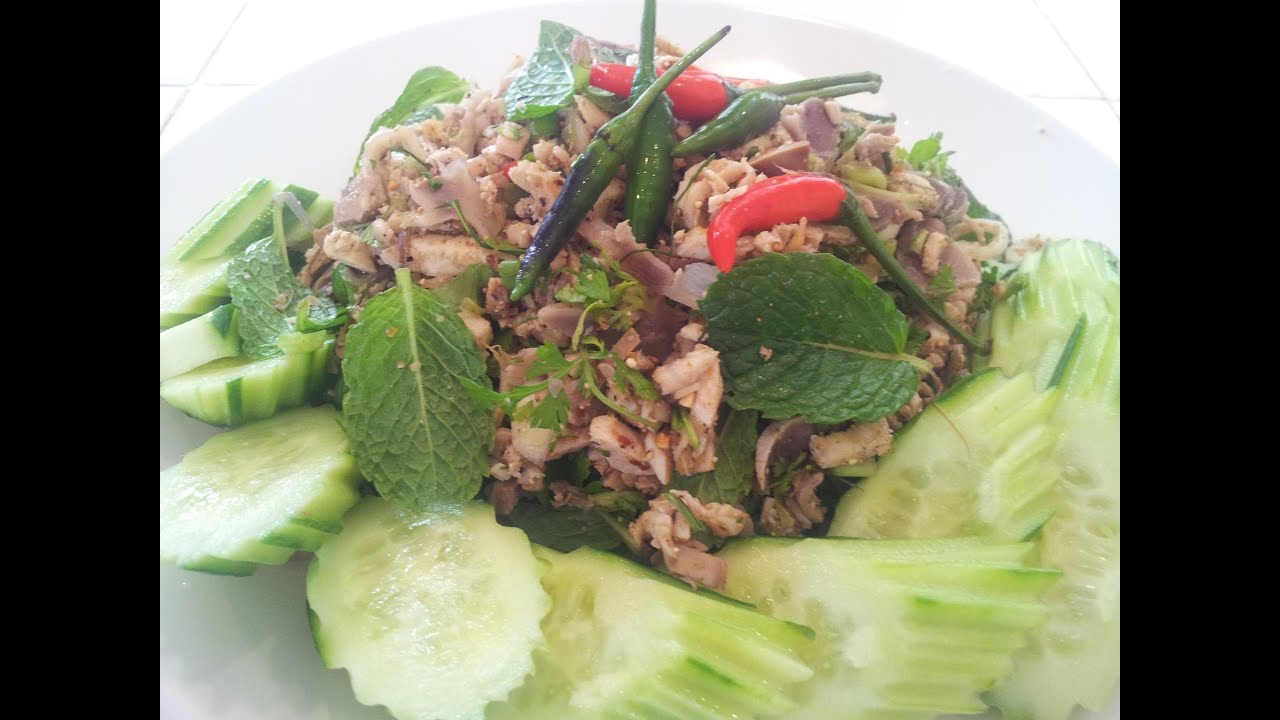 C/w Nana: Lao Minced Chicken Salad (ລາບໄກ່ = Larb Gai)