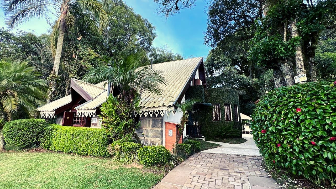 🛑 Casa Atípica em GRAMADO Serra Gaúcha Projeto Arq Suíço Moveis e Decorações Antiqualha  Raríssimos