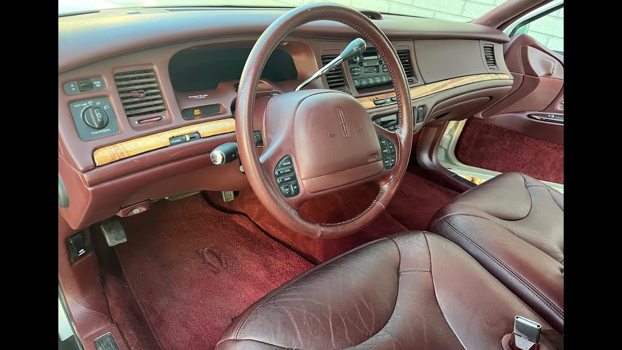 1996 Lincoln Town Car Cartier - Interior