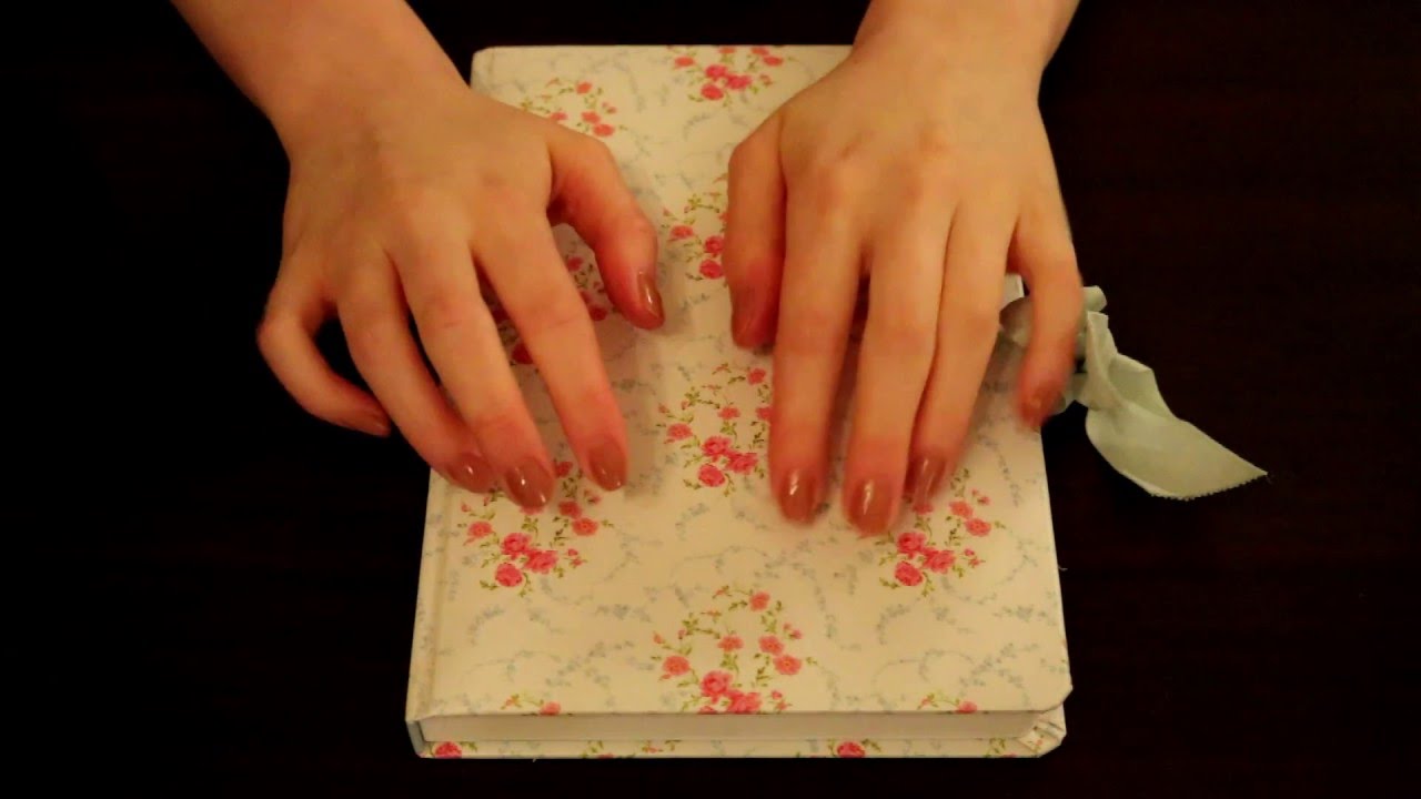 [ASMR] Notebooks Show-and-tell Whisper (tapping,scratching)