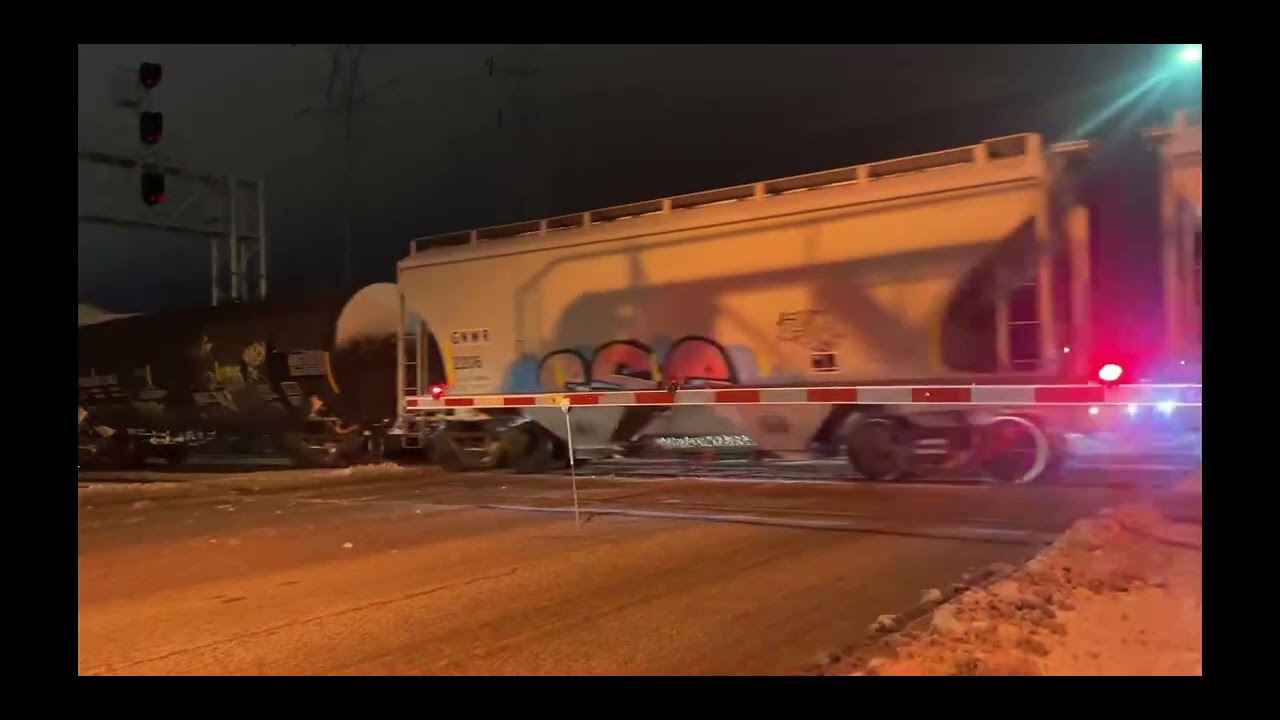 More NS than CSX on a Friday night