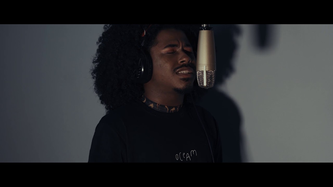 Diferente de voc&ecirc; - LUYAN (CLIPE OFICIAL)