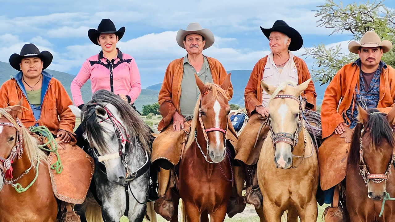 Cabalgata en Miahuatlán de Porfirio Díaz en las fiestas Octubrinas 2025 