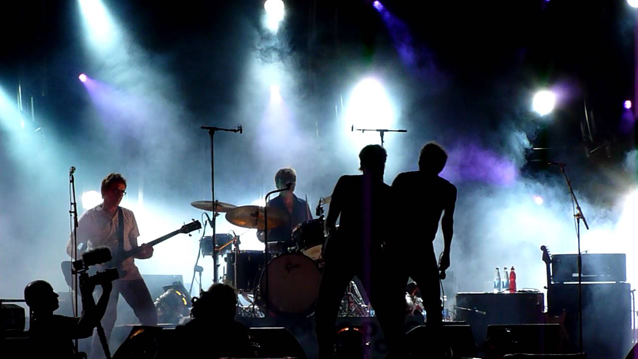 Sielun Veljet - On Mulla Unelma (live, Ilosaarirock 2011)