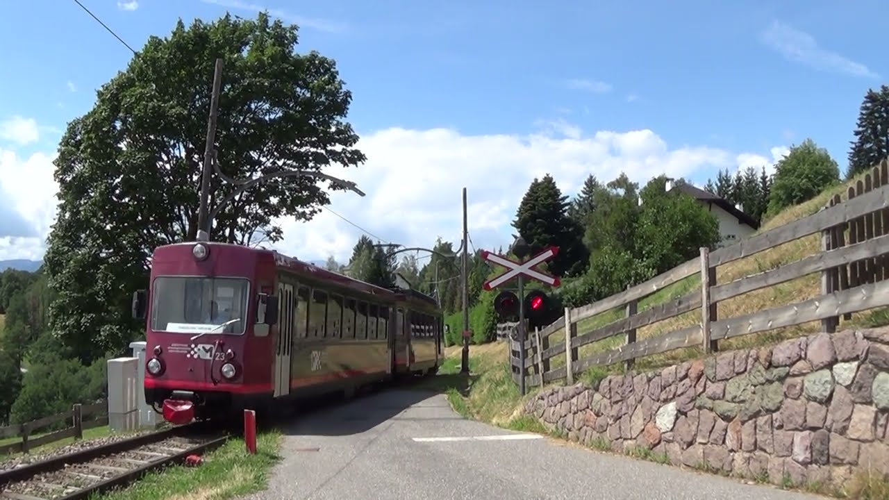 Passaggio a livello senza barriere di via Paese - Soprabolzano / Oberbozen (BZ) / Bahnübergang