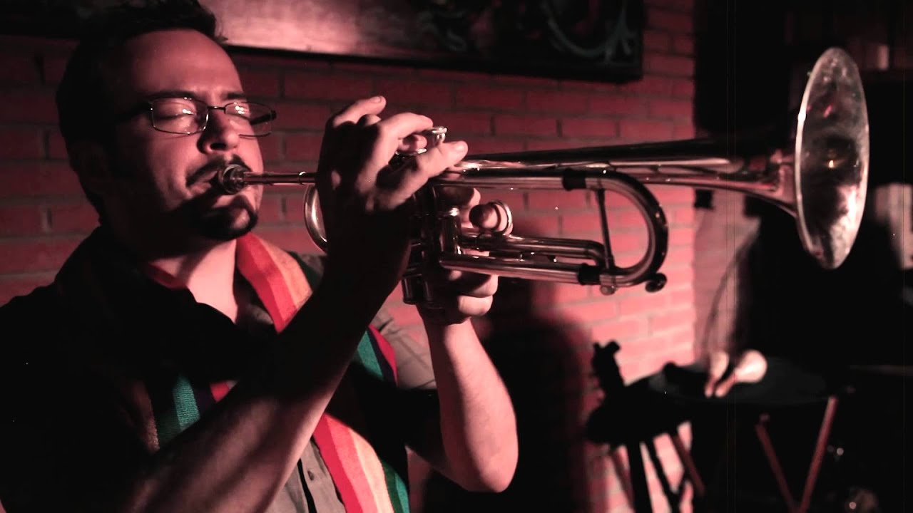 Max Berrú y Los Insobornables - El Carretero [Video Oficial]
