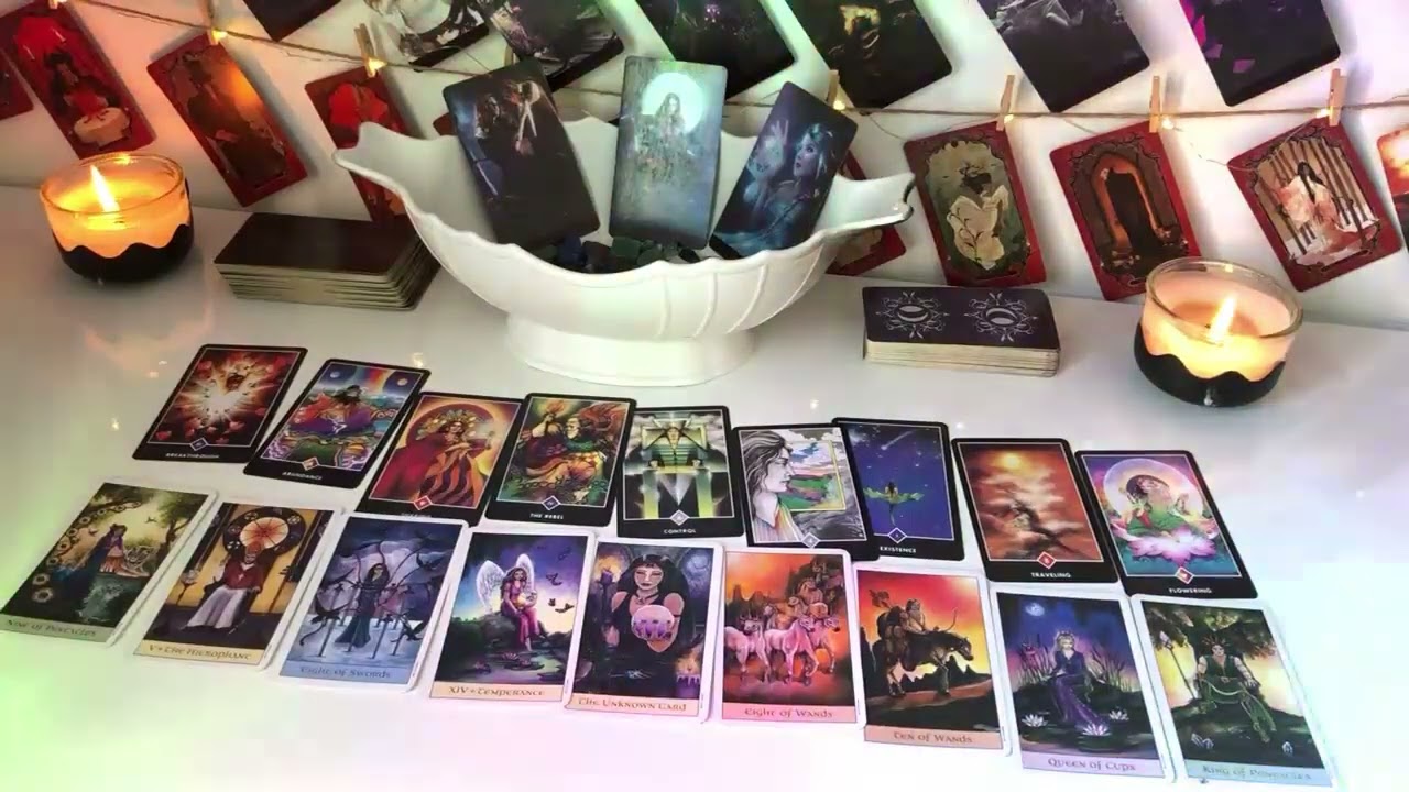 LEO   - SOMEONE IS ABOUT TO OFFER YOU LOVE... LEO LOVE TAROT READING