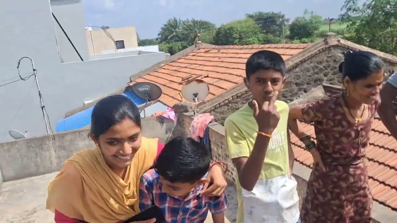 लंगर पेठ सावंत वस्तीत दोन सापांनी घातला गोंधळ