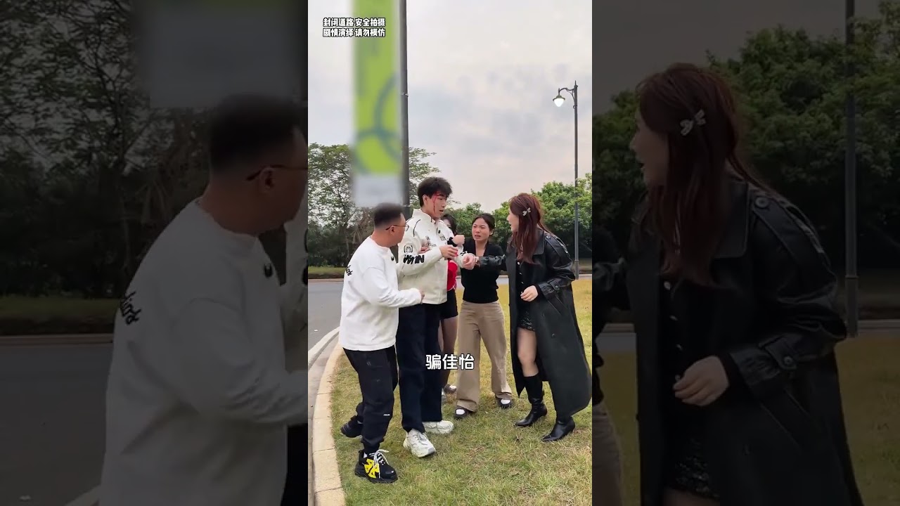 小海给佳怡打电话说出车祸了,到了以后发现是虚惊一场,原来是小海给佳怡准备了个惊喜,希望他们以后无论遇到什么事情一定要好好沟通