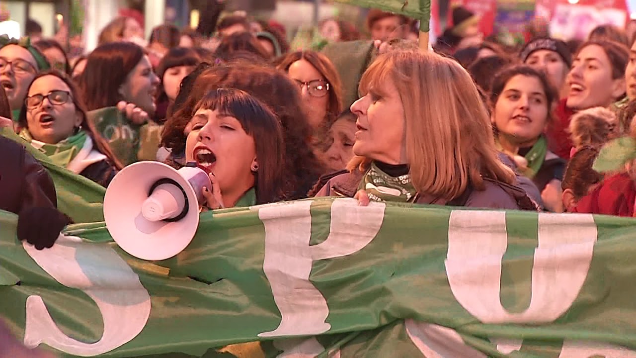 Masivo pa&ntilde;uelazo por el aborto legal en Mar del Plata