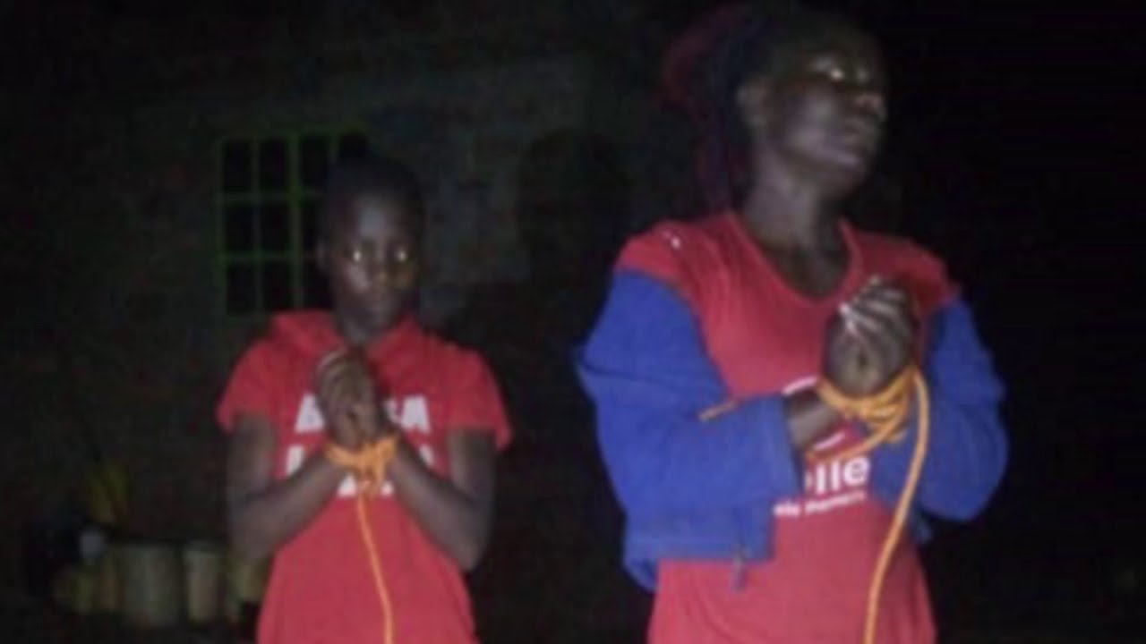 MAAJABU!WACHAWI KUPATIKANA KWENYE KABURI ROURA SOUTH MUGIRANGO KISII