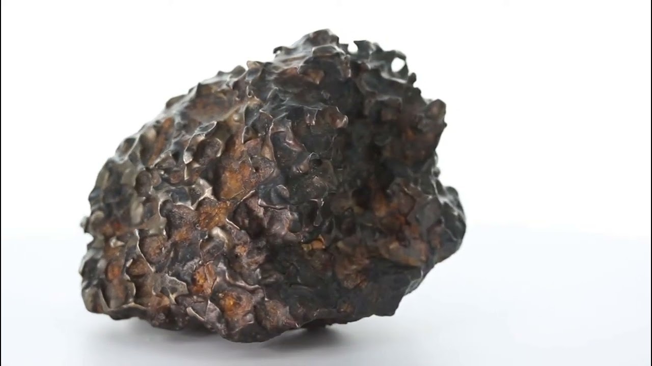 نيزك البلاسيت الذهبي Golden Pallasite