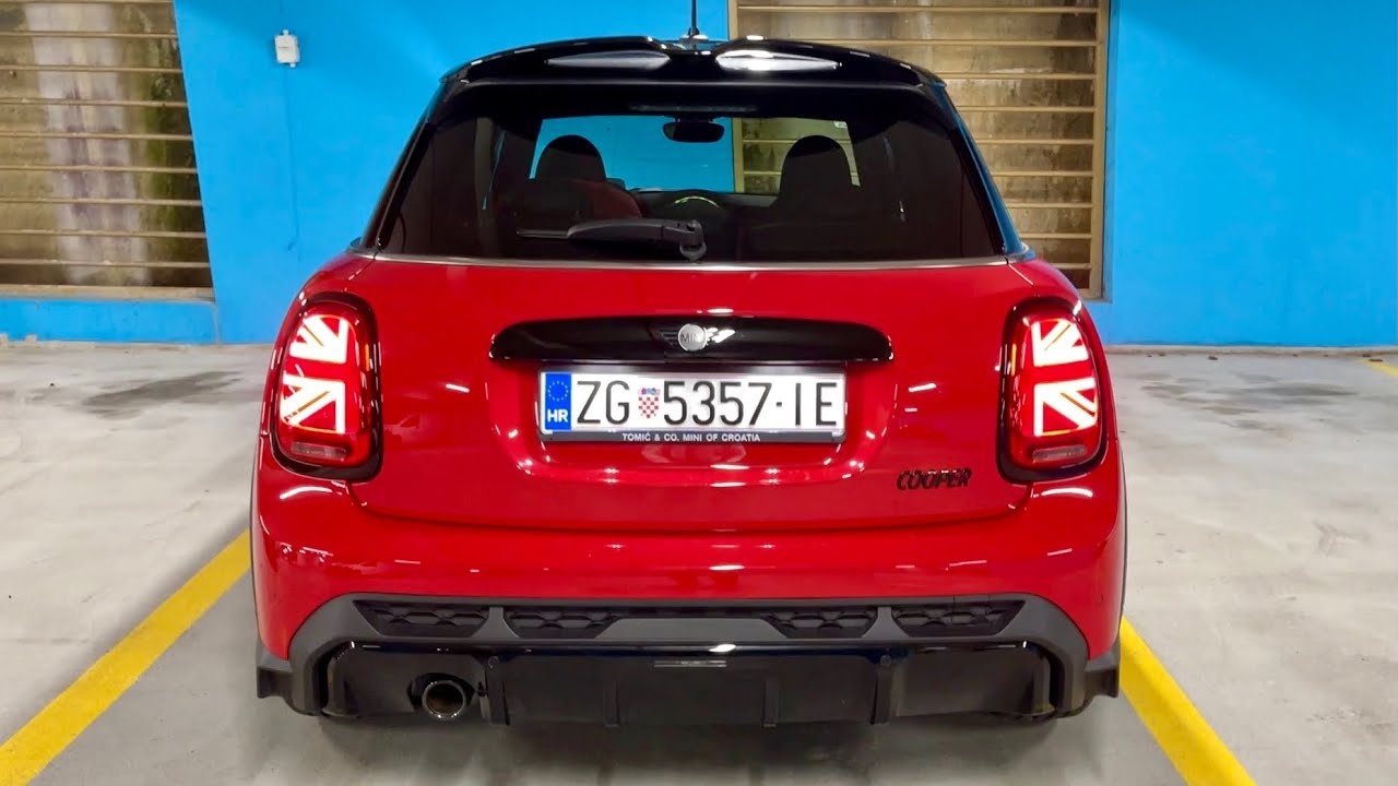 Новый MINI Cooper 2022 ночью - сумасшедшее окружающее освещение, цифровая кабина