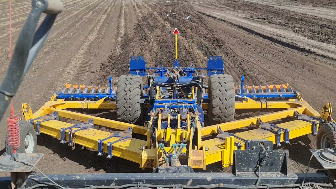 case quadtrac 620 sub soiling ex carrot land.