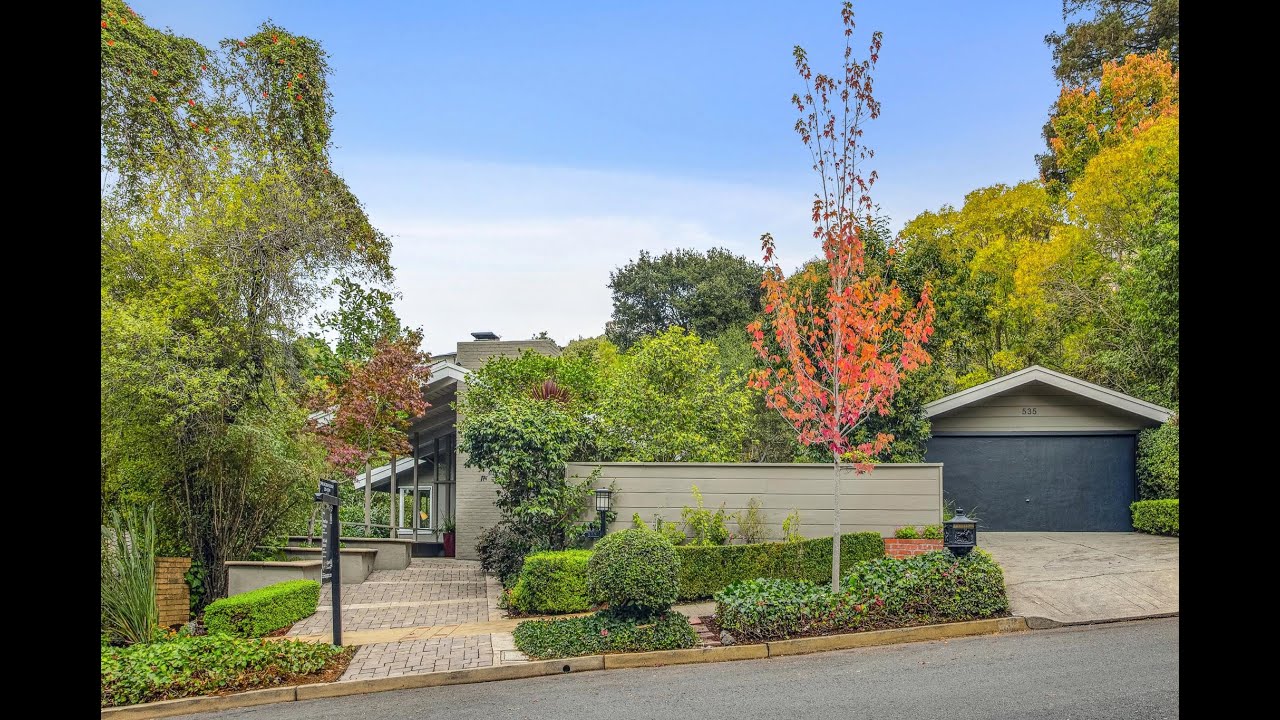 535 Hampton Road, Piedmont 94611 4 bedrooms, 3 bathrooms, 2 car detached garage offered @ $2,495,000