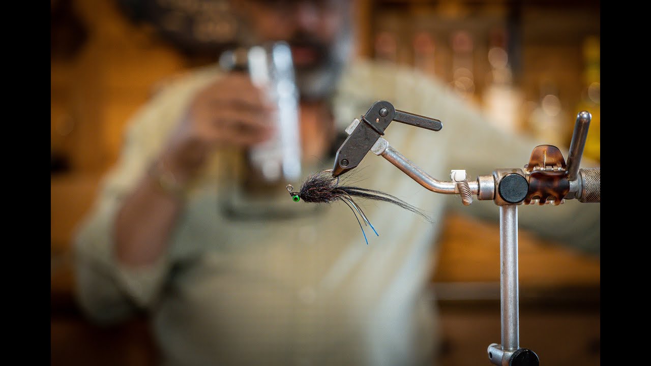 SUPER EASY REDFISH FLY - How to tie SP's Lil Sammy Redfish Fly