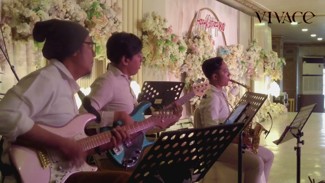 VIVACE BAND SURABAYA - NOVEMBER (Earth, Wind & Fire)