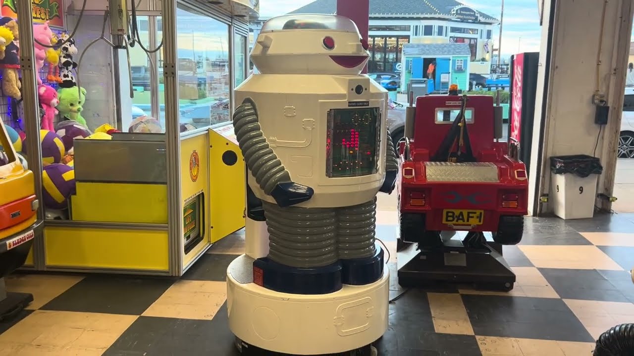 Amutec 2000s Robot MK3 kiddie ride (Rare!)