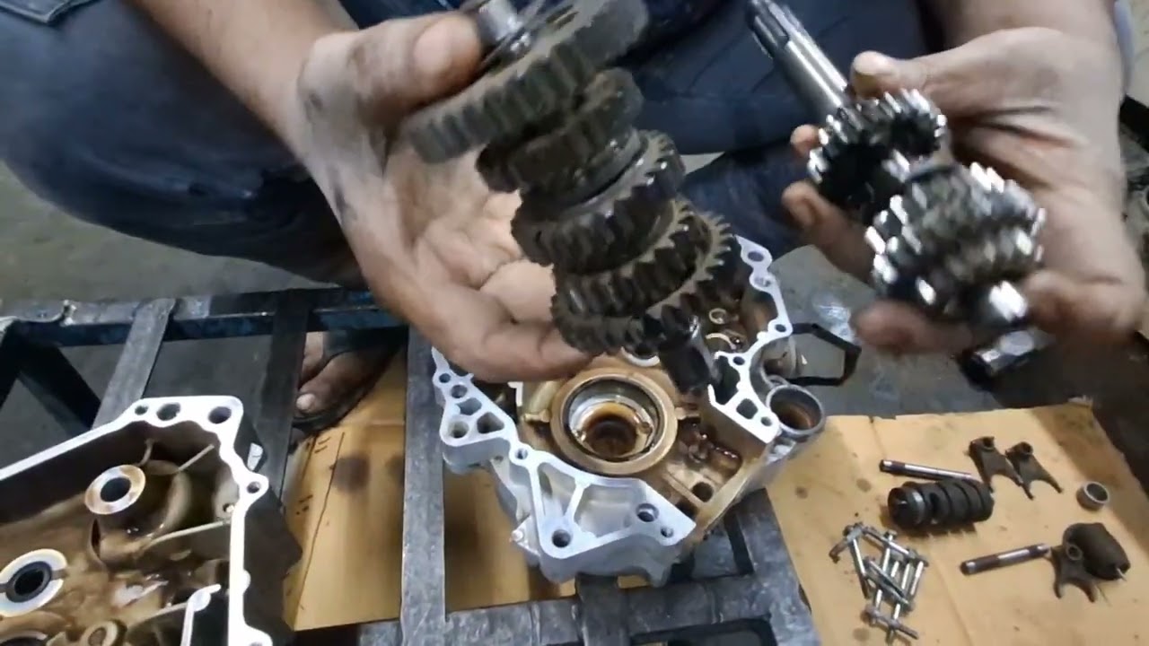 DISCOVER 125 NEW GEAR BOX FITING. 