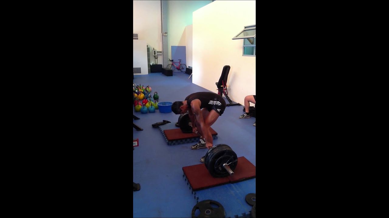 David's attempt at 190kg Deadlift