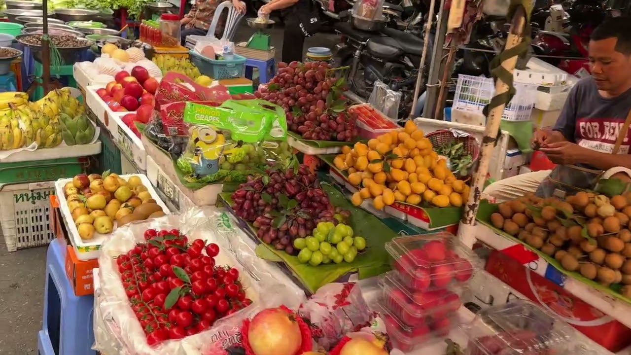 Russian Market Phnom Penh | Tuol Tom Poung Market Tour in Cambodia in the Evening 2025