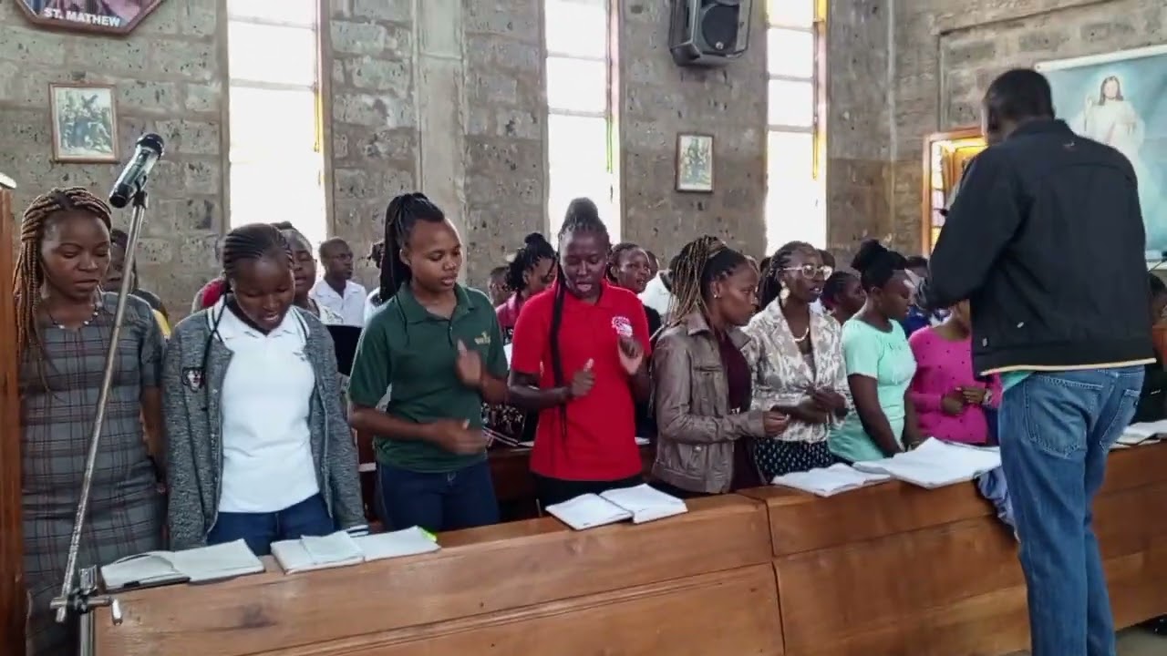 Nitalisifu jina lako daima na milele.