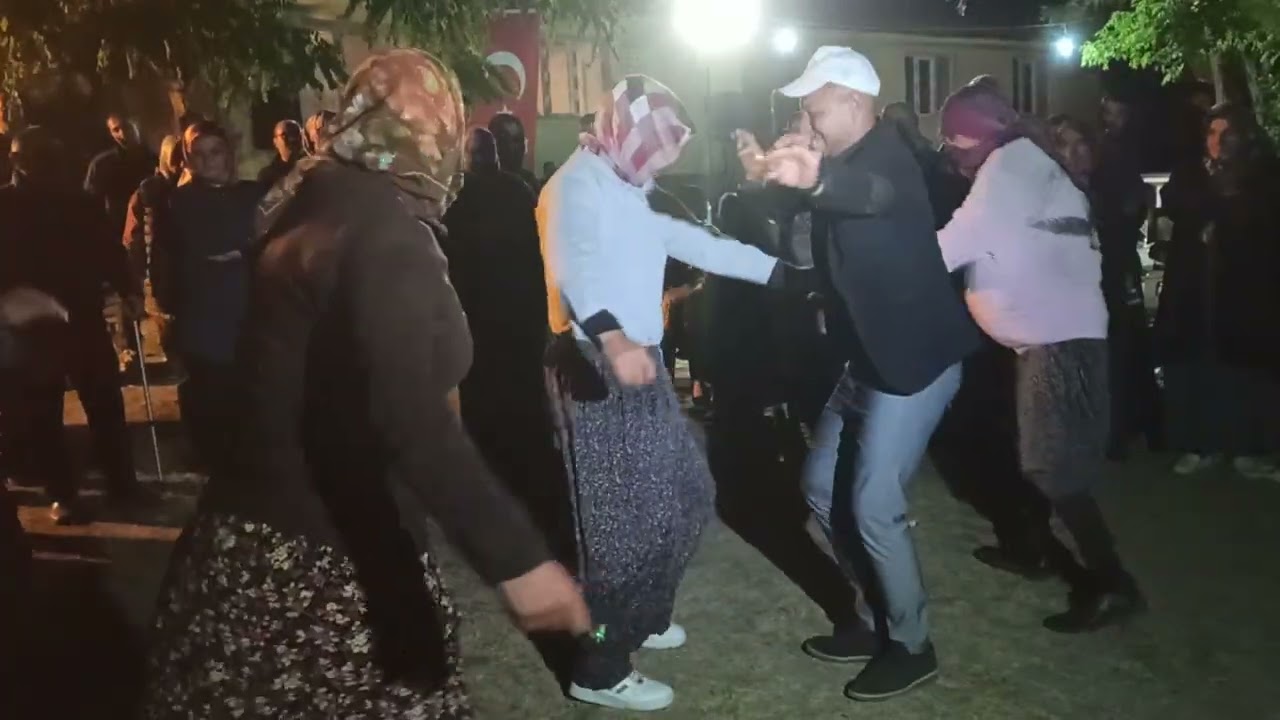 Kırşehir Çiftlik Sarıkaya köyü orta oyunu ( Dikkat komiklik içerir)