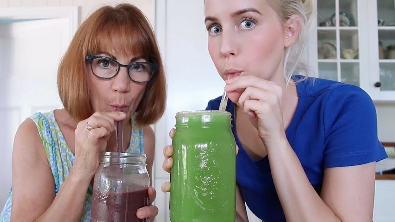 What My Mum & I Eat In A Day (HEALTHY RAW VEGAN + COOKED VEGAN FOOD)