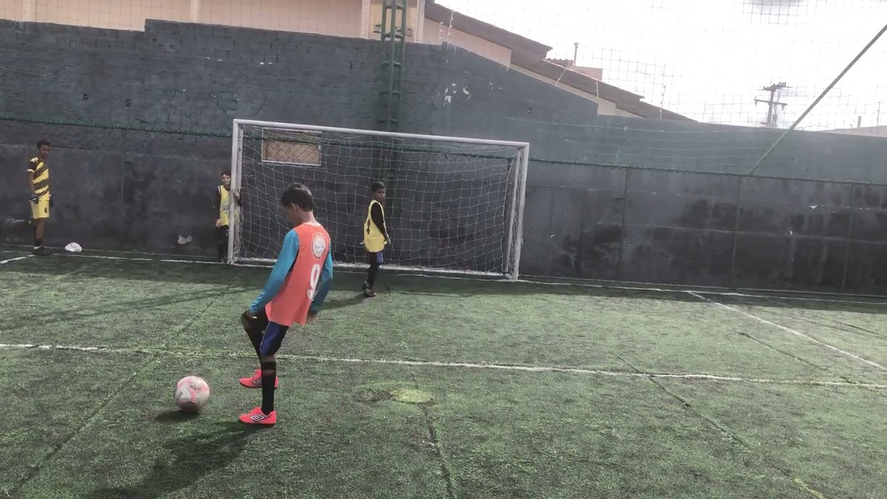 2026 Treino de pênaltis na Escolinha Paulista com o gêmeas Theo e Christian 