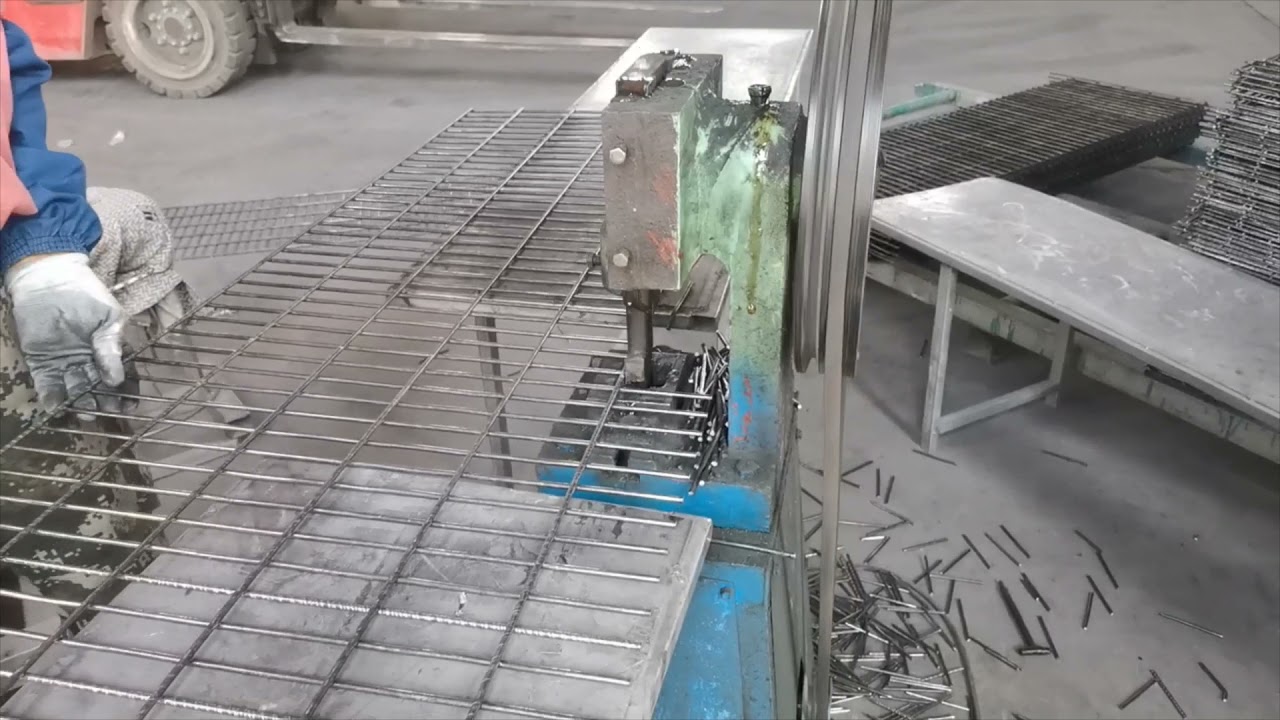 how to cut the edge of wire mesh panels
