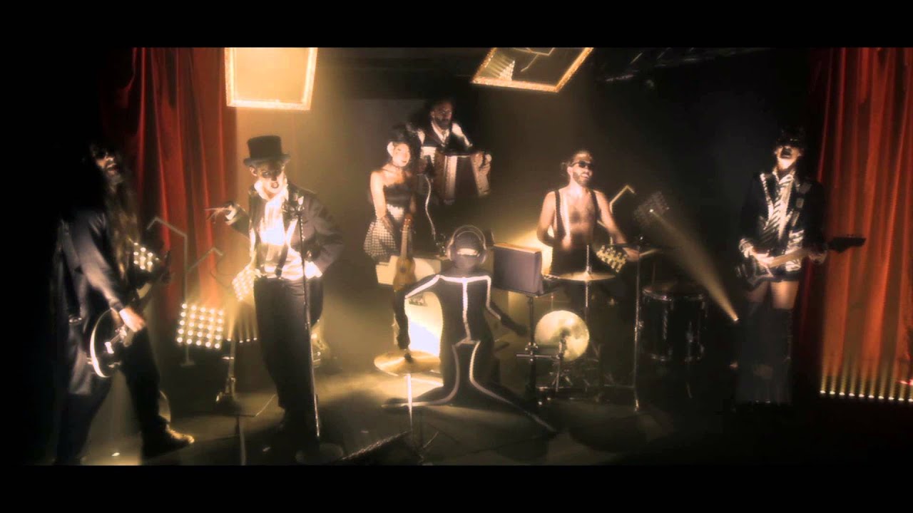 Nefertiti in the Kitchen / Circus II