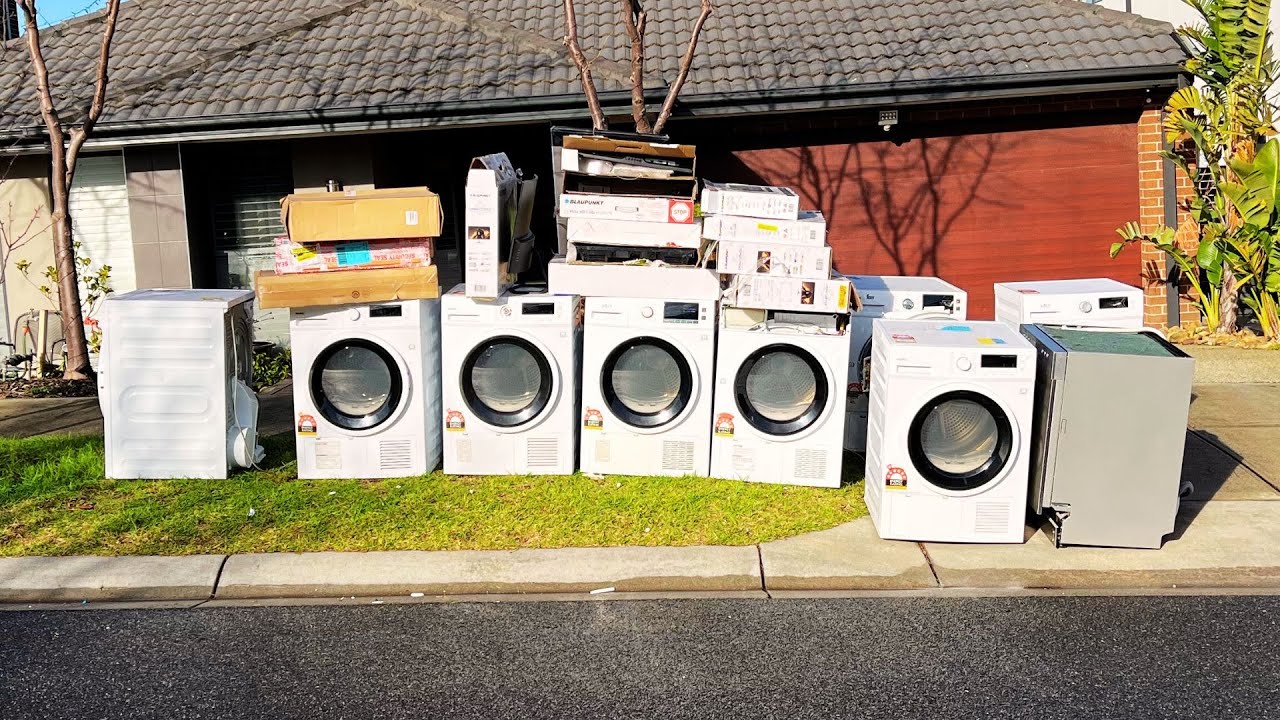 Dumpster Diving? Nope. Curb Treasure Hunting in Australia
