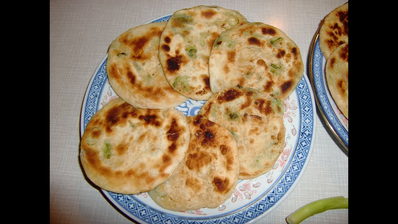 Chinese spring onion pancake. 教做蔥油餅
