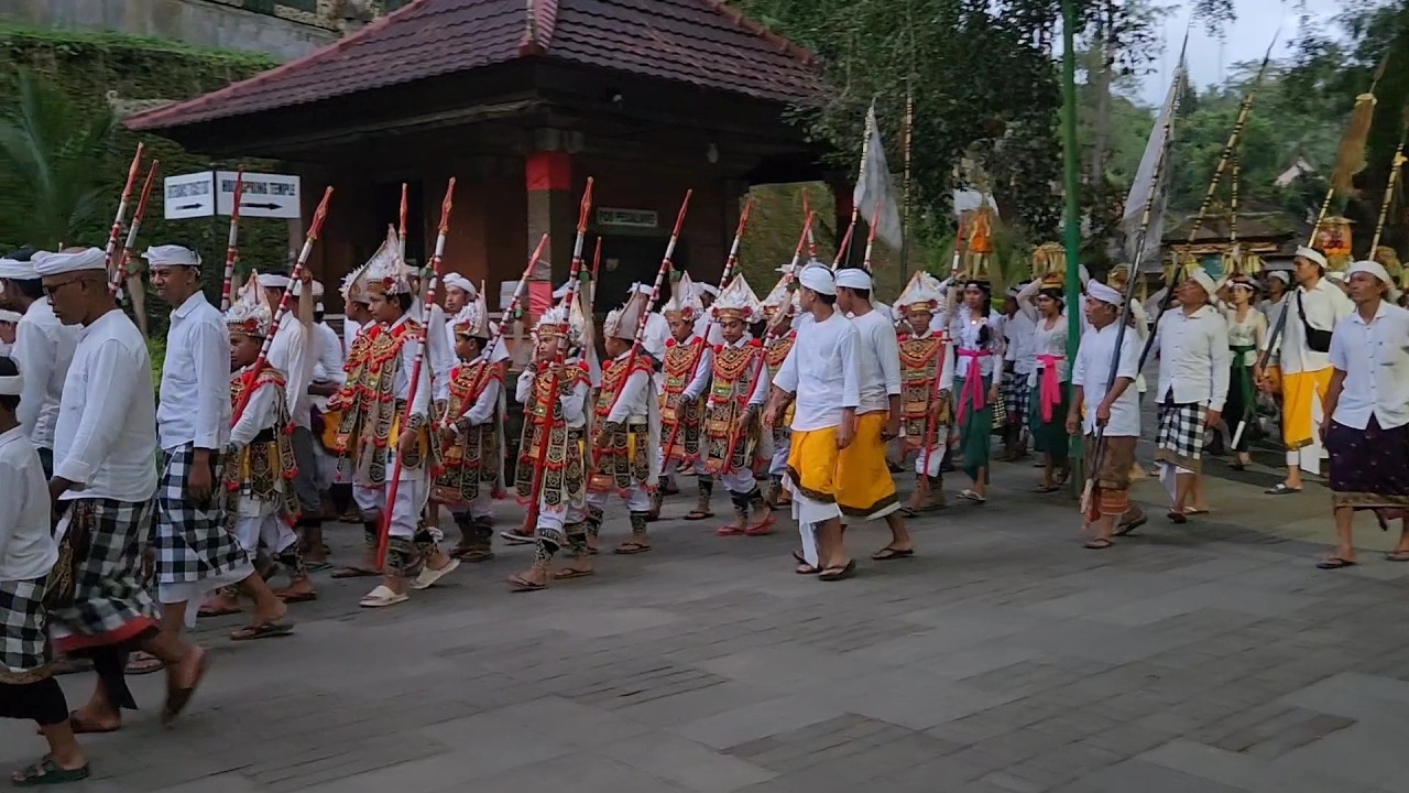 Melasti || Mesucian di Pura Tirta Empul Tampaksiring Gianyar Bali 