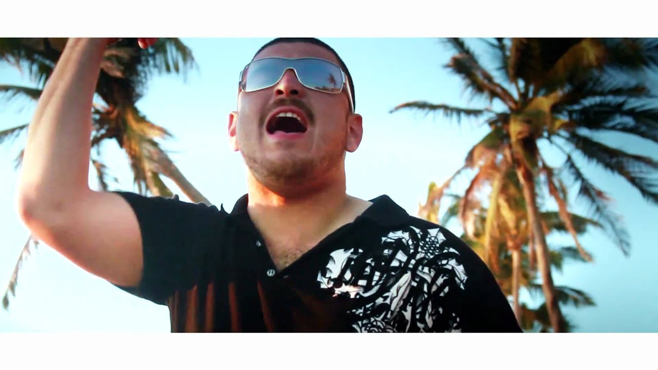 El Komander - Fiesta En La Playa (Video Oficial)