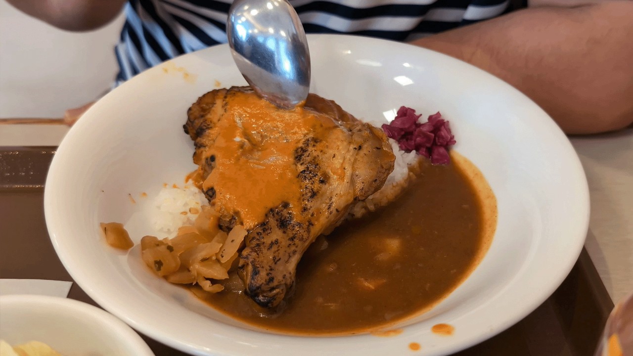 Trying Sukiya’s New Limited Menu in Japan | Shin-chan Yakicurry, Butter Chicken Curry & Ramune Shake