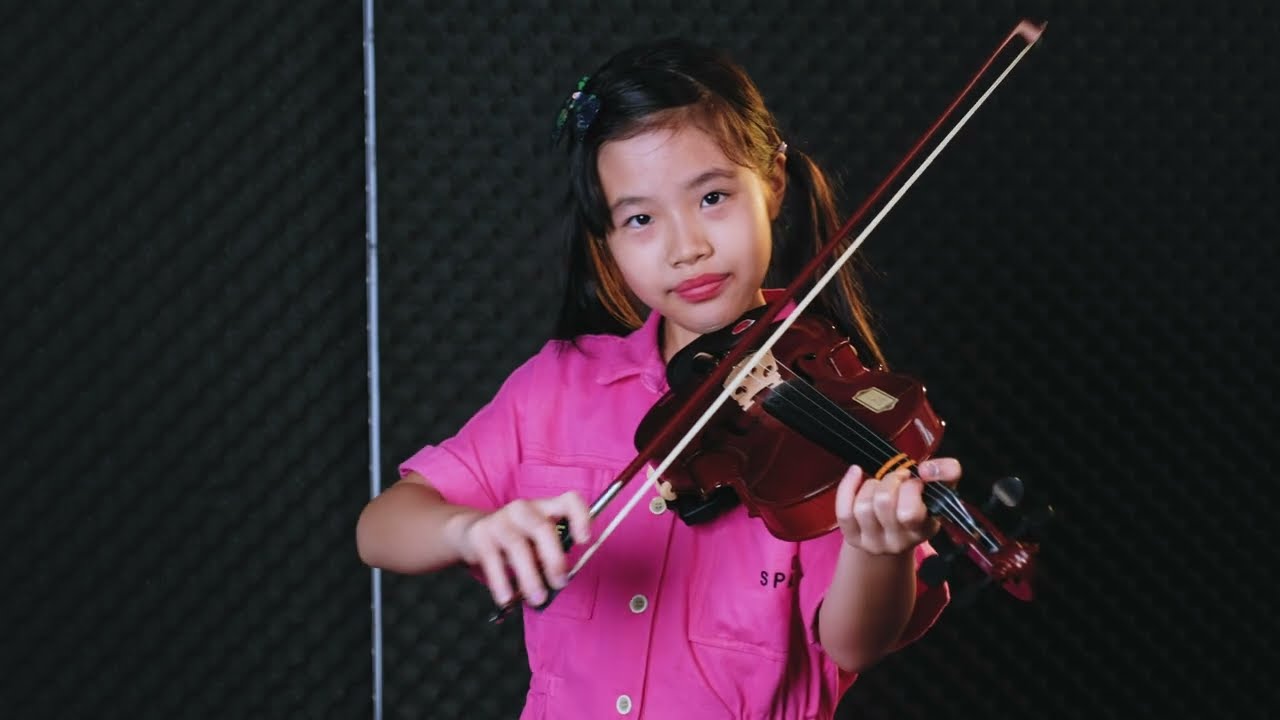 Elvis Presley - Can't Help Falling In Love | Violin Cover by น้องพร้อม Muse Music Academy