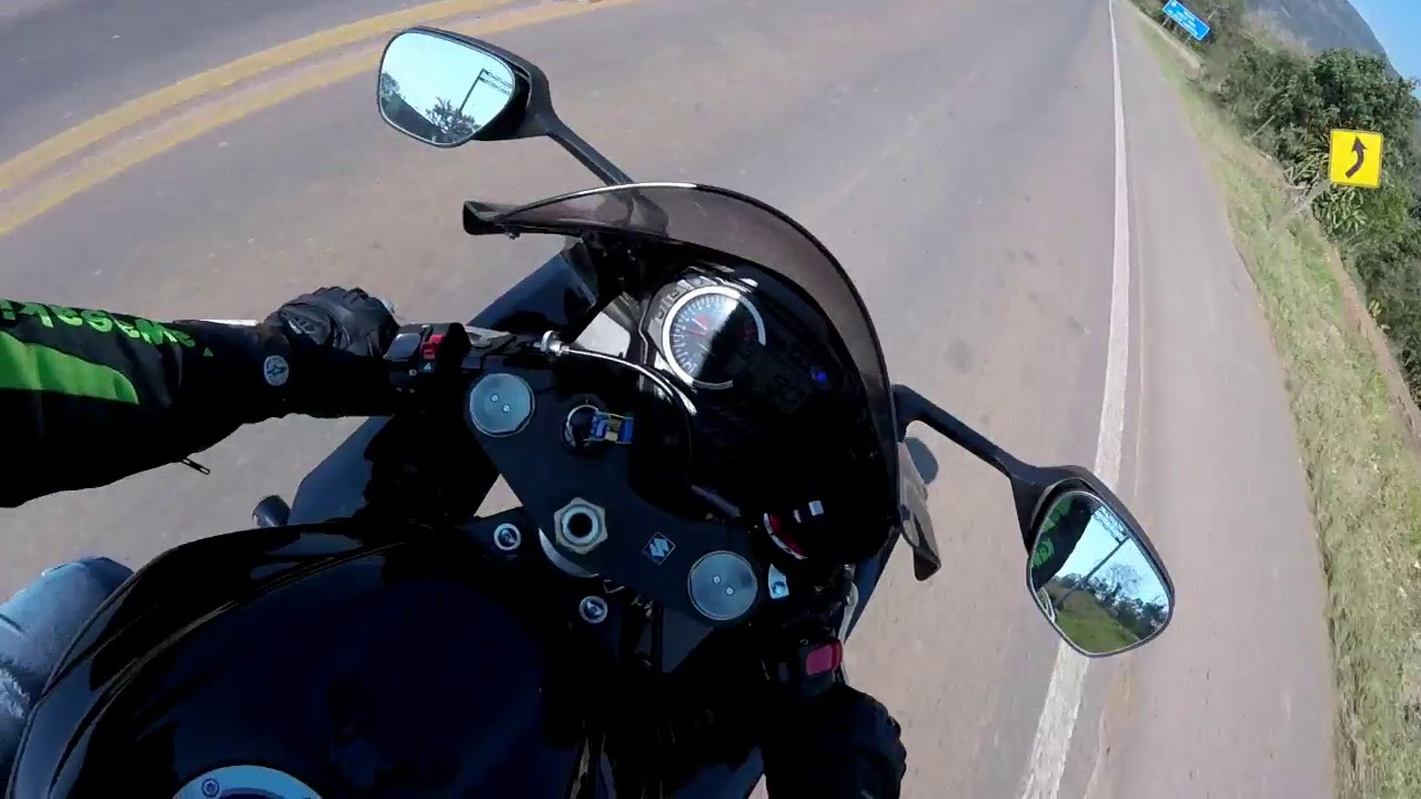 TESTANDO GSXR SRAD 750 BLACK