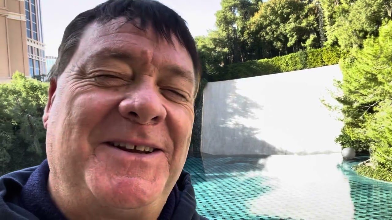 Paul in the Philippines Old Dog New Tricks: It must “SUCK” to live in Valencia Philippines!!!