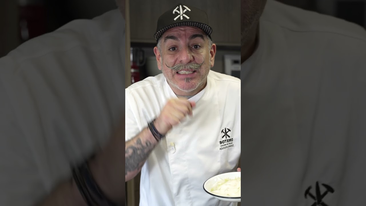 Aprende a preparar una botanita rica y deliciosa con el chef Aquiles Ch&aacute;vez.