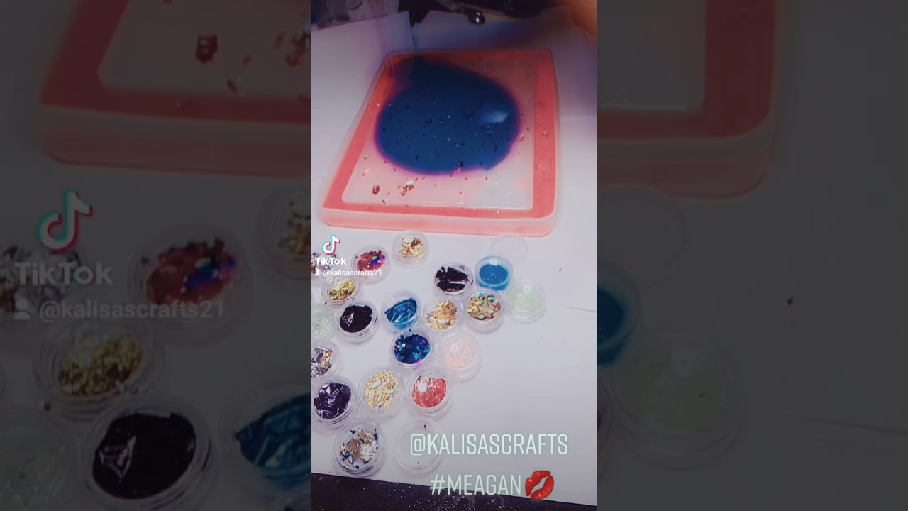 Epoxy resin rolling tray #epoxyresin #epoxyprojects #rollingtrays #custommade