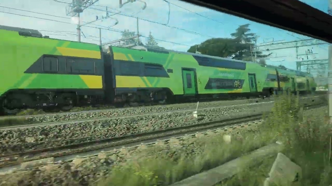 Viaggio a bordo del Miglior Treno Regionale! - VivAlto 1a Classe