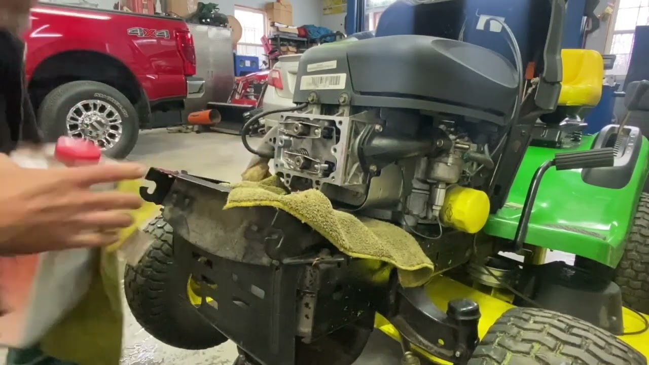 Oil Leak? How To Fix A Leaking Valve Cover On Briggs & Stratton Intek Engine, John Deere LA115