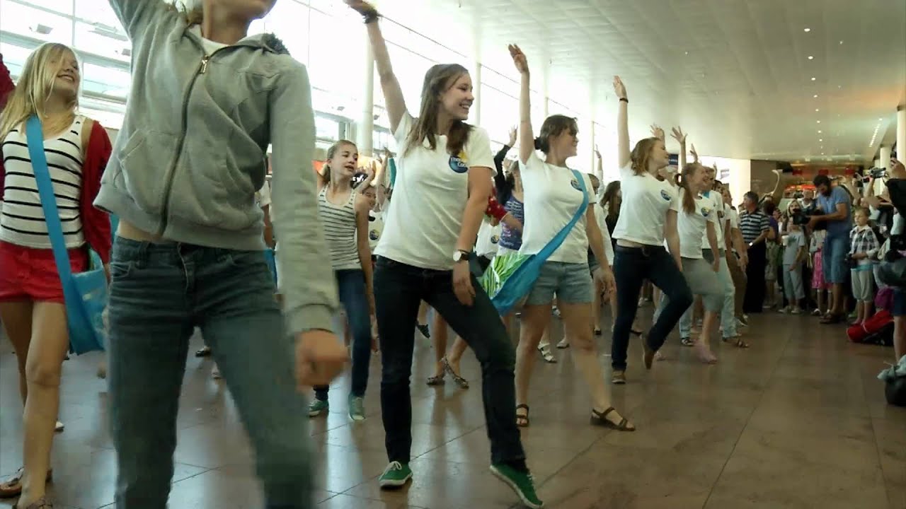 Flashmob Thomas Cook @ Brussels Airport