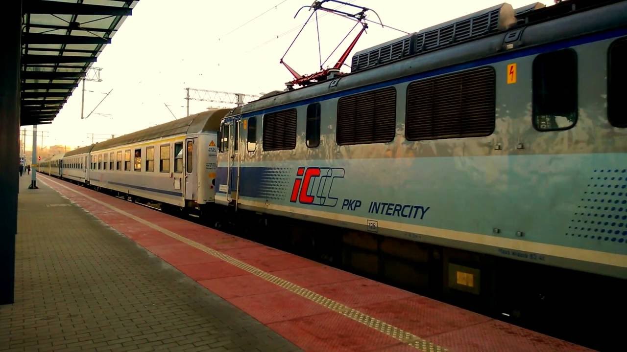 Odjazd EU07-205 z TLK 18105 Rybak z Gdyni Gł.