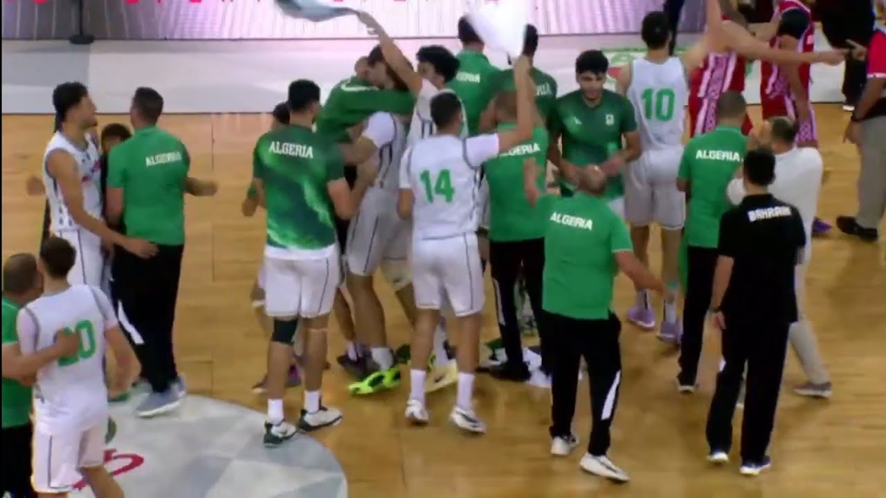 مباراة مجنونة و ريمونتادا تاريخية .. تتويج الجزائر بكأس الغرب في كرة السلة